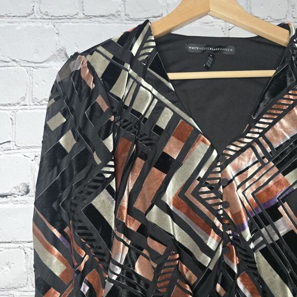 White House Black Market Velvetly Button Accent V-Neck Blouse Size Small - Picture 4 of 11
